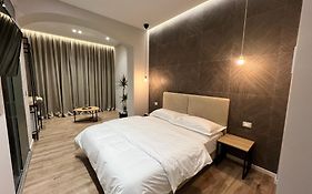 Enzo Rooms & Apartment Blloku