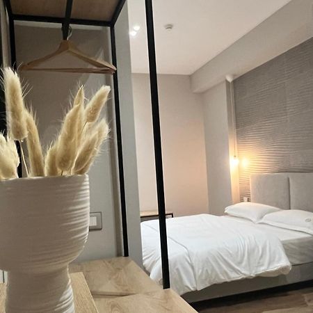 Enzo Rooms & Apartment Blloku Tiran Dış mekan fotoğraf