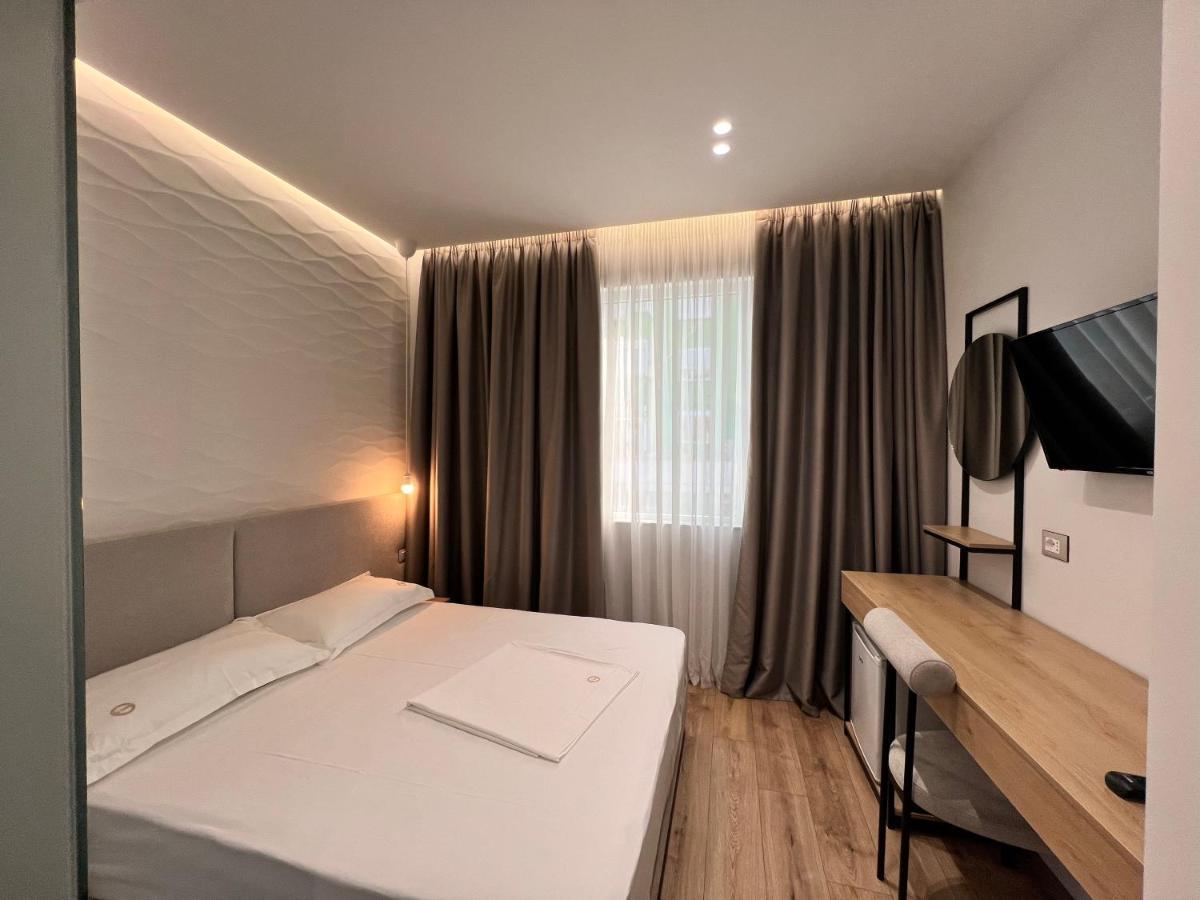 Enzo Rooms & Apartment Blloku Tiran Dış mekan fotoğraf