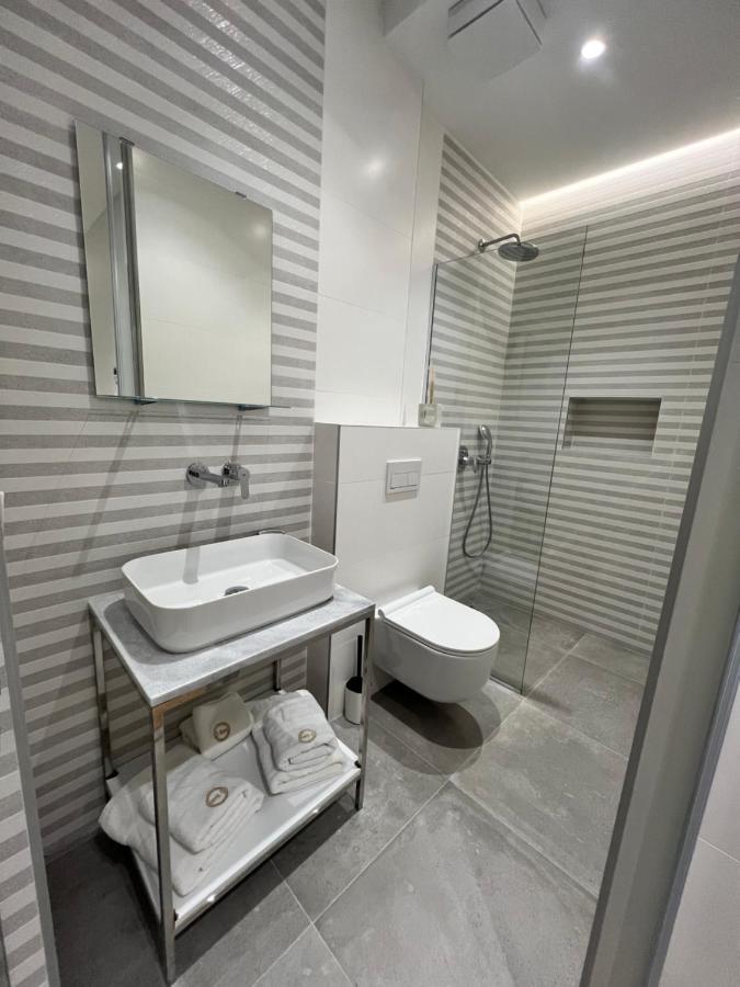 Enzo Rooms & Apartment Blloku Tiran Dış mekan fotoğraf