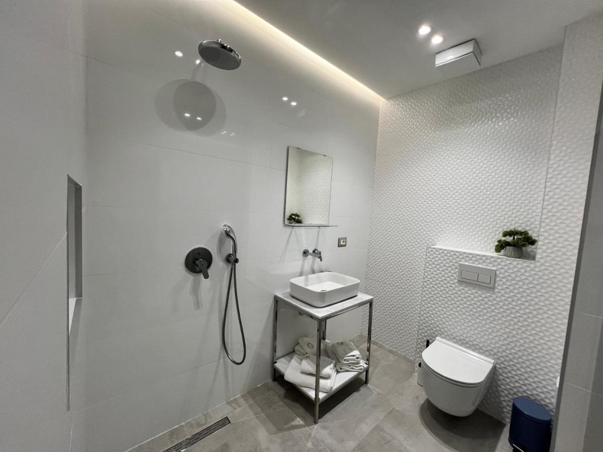 Enzo Rooms & Apartment Blloku Tiran Dış mekan fotoğraf