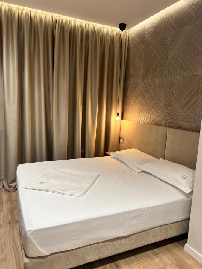 Enzo Rooms & Apartment Blloku Tiran Dış mekan fotoğraf