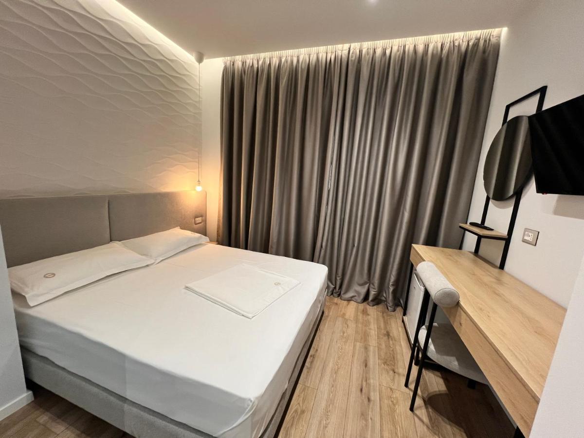 Enzo Rooms & Apartment Blloku Tiran Dış mekan fotoğraf