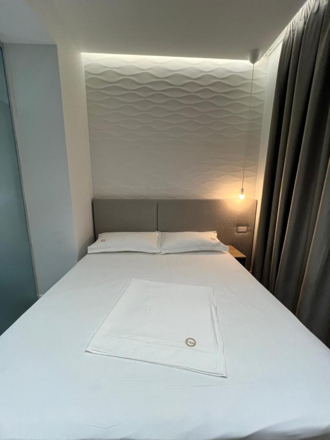 Enzo Rooms & Apartment Blloku Tiran Dış mekan fotoğraf