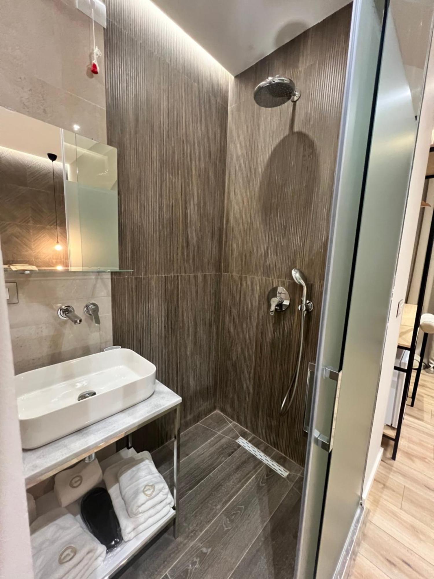 Enzo Rooms & Apartment Blloku Tiran Dış mekan fotoğraf