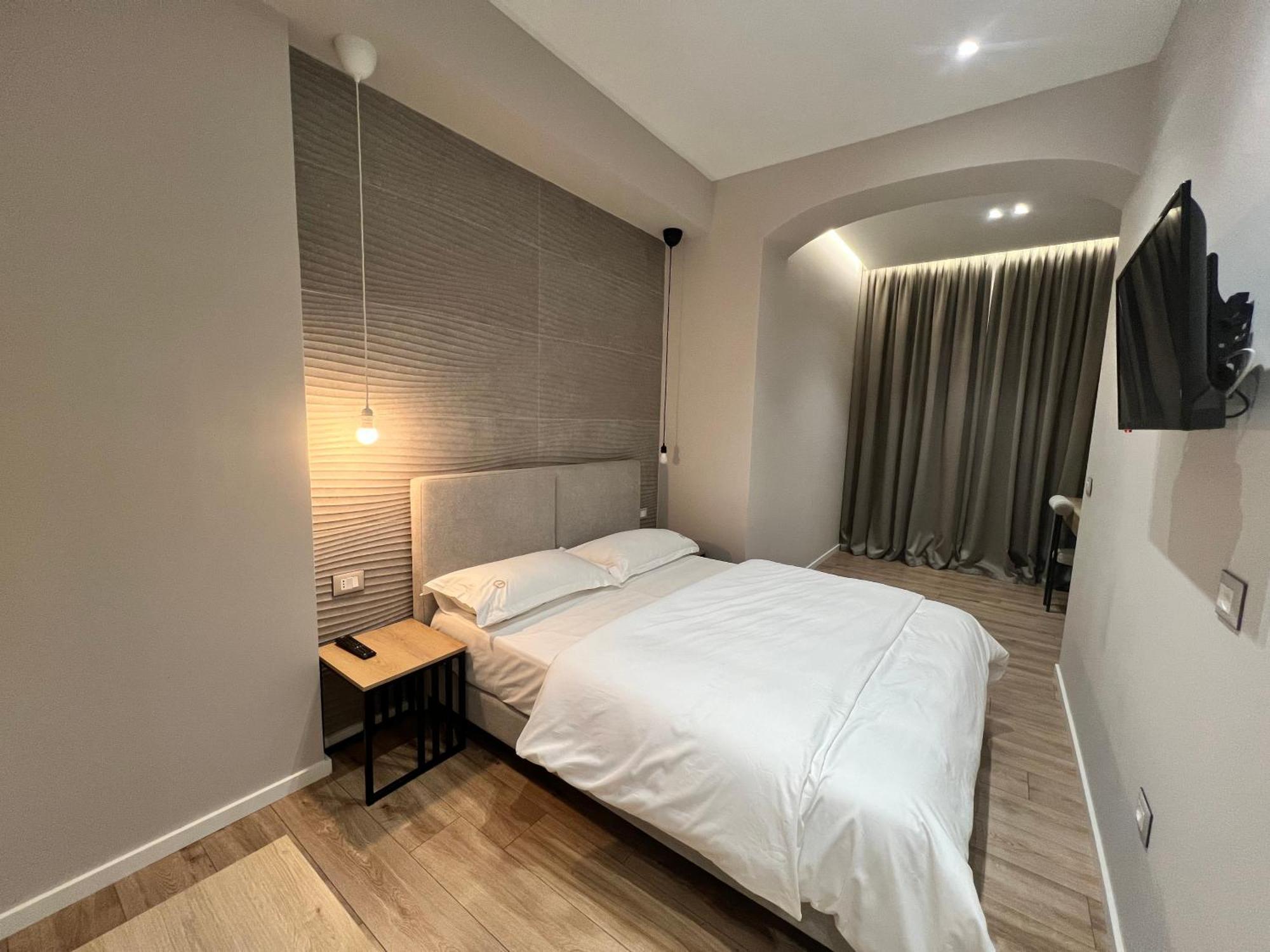Enzo Rooms & Apartment Blloku Tiran Dış mekan fotoğraf