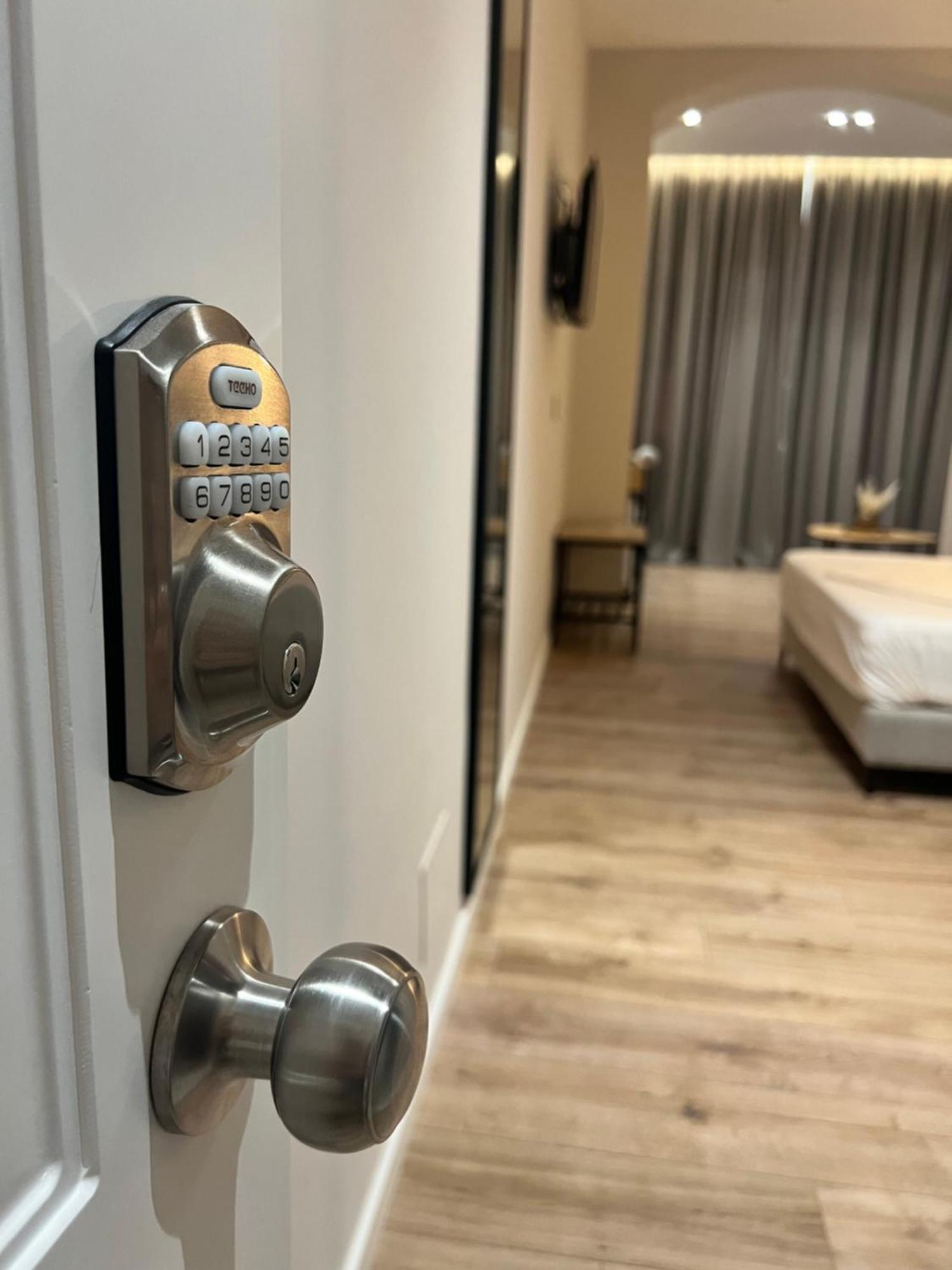 Enzo Rooms & Apartment Blloku Tiran Dış mekan fotoğraf