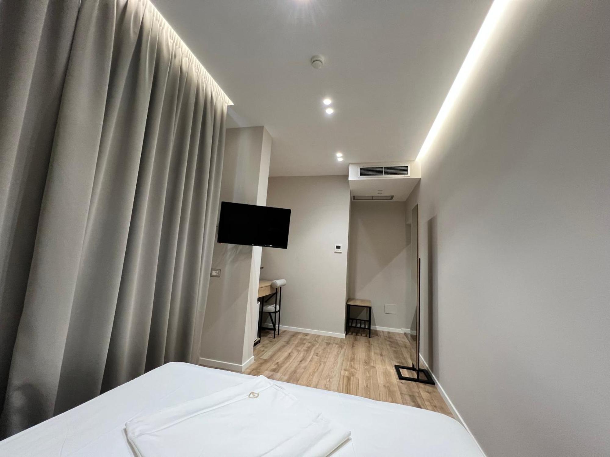 Enzo Rooms & Apartment Blloku Tiran Dış mekan fotoğraf