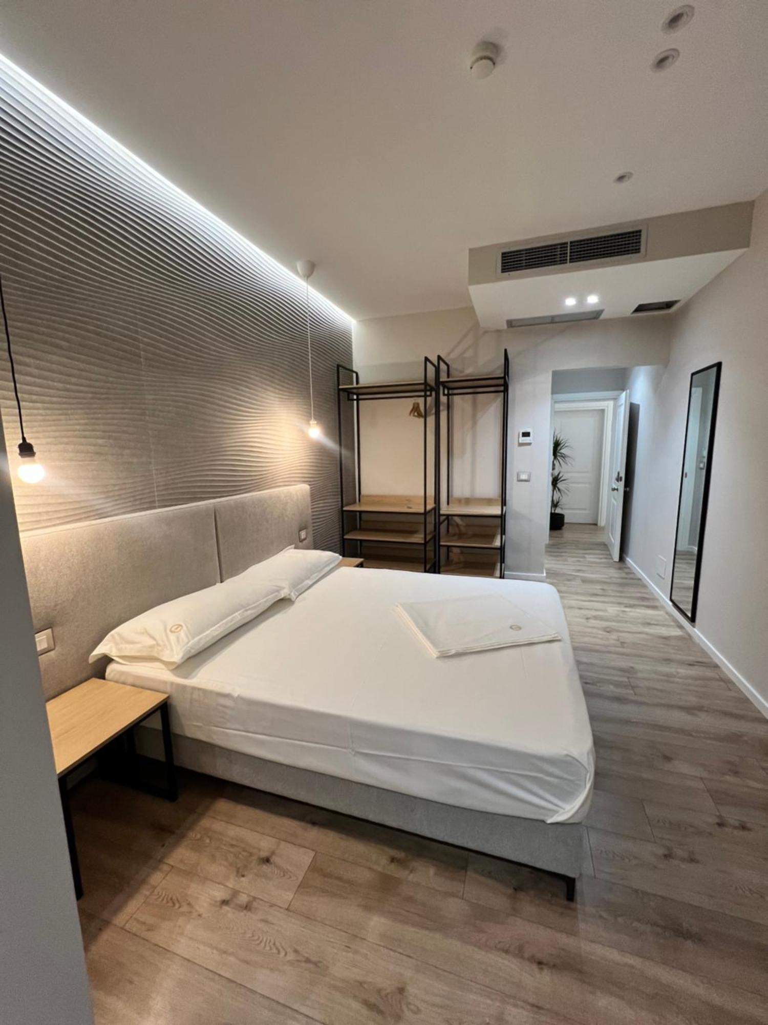Enzo Rooms & Apartment Blloku Tiran Dış mekan fotoğraf